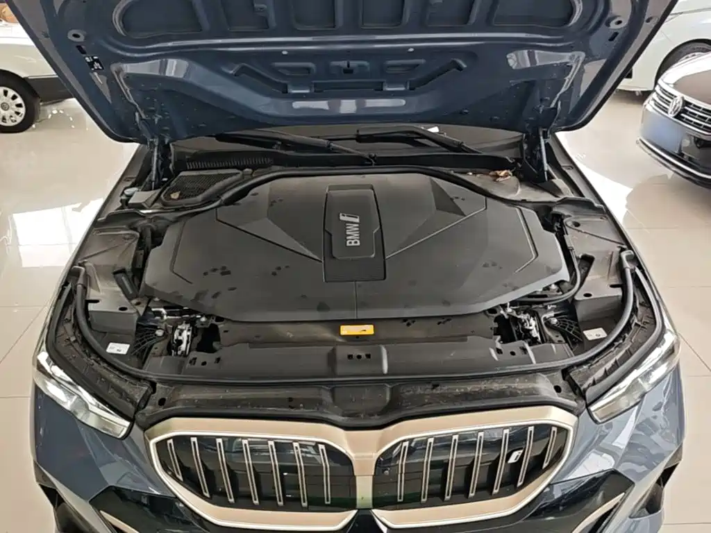 BMW i5 2024 2024 eDrive 35L Premium Model M Sport Package