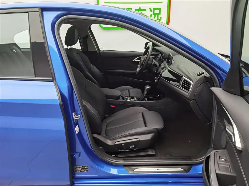 BMW 1 Series 2019 118i M Sport Package фото 23