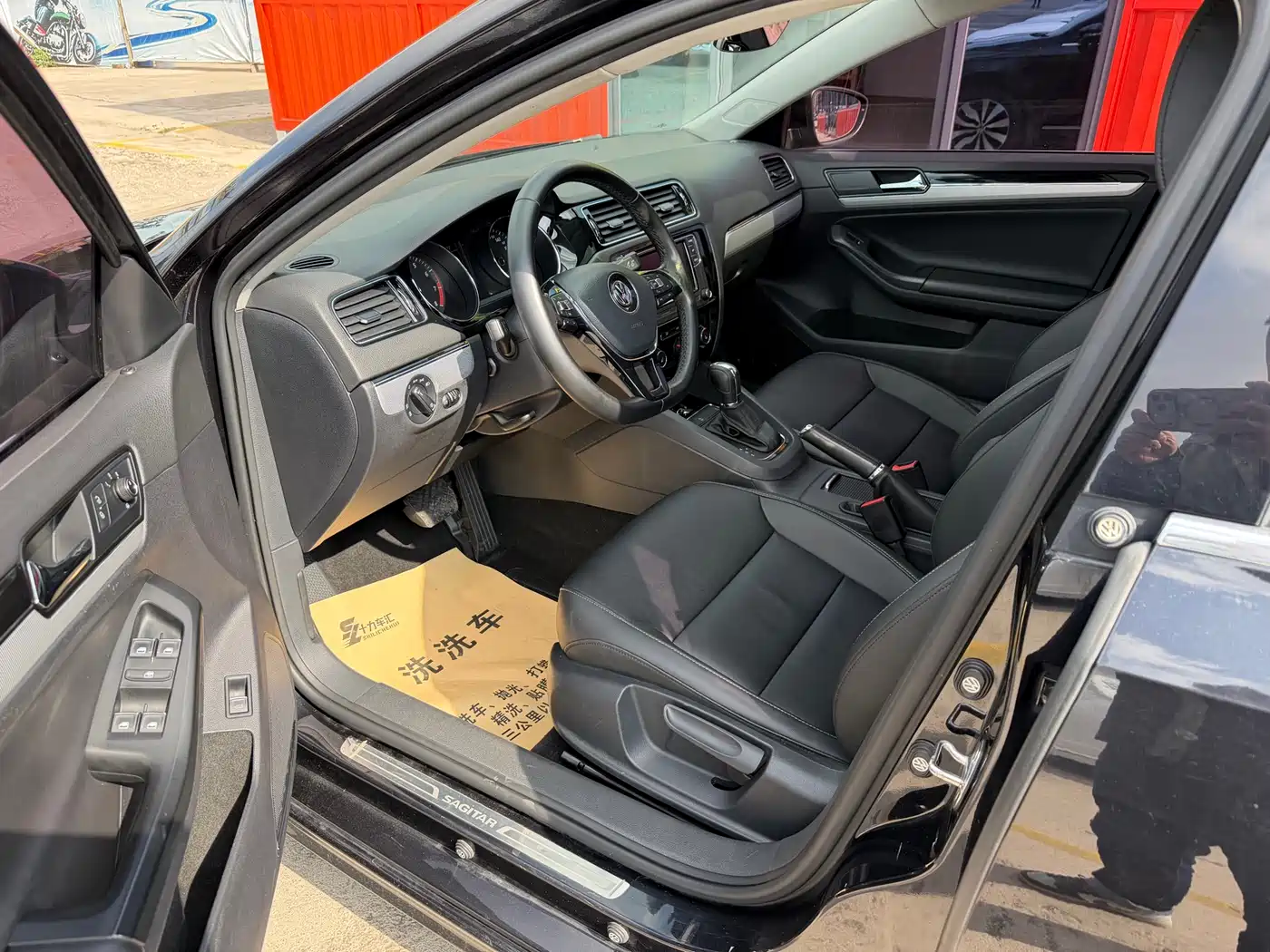 Volkswagen Sagitar 2017 180TSI Auto Exclusive Edition фото 8