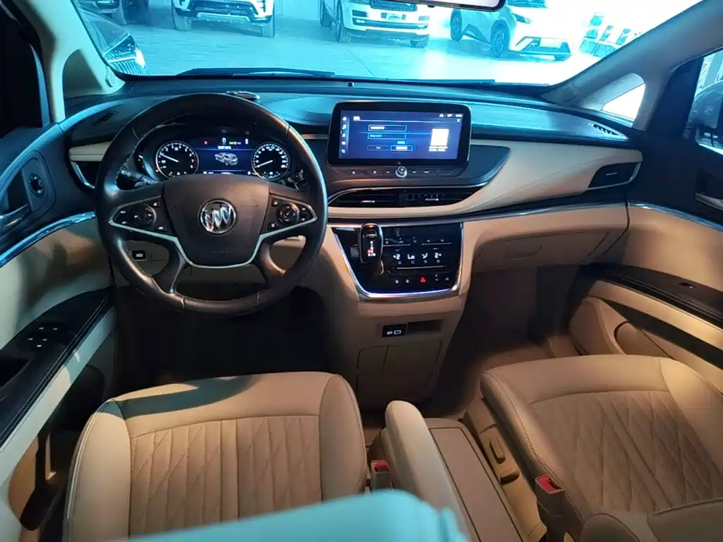 Фото 10 - Buick GL8