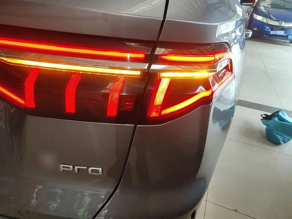 Photo 8 - BYD Song Pro
