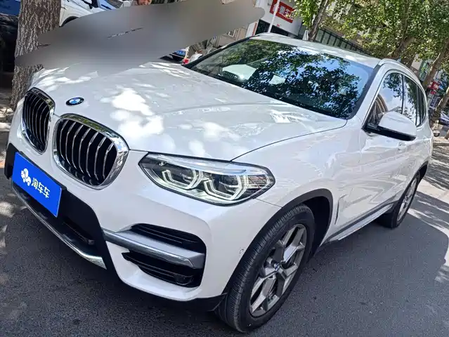 BMW X3 xDrive25i, Люкс-пакет