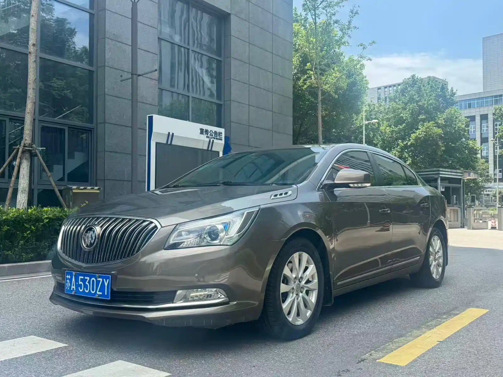 Фото 1 - Buick LaCrosse
