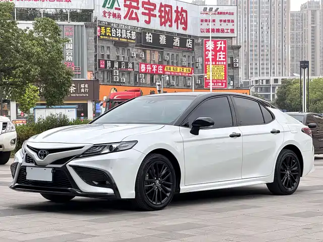 TOYOTA CAMRY
