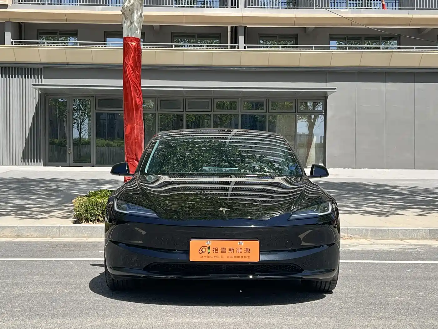TESLA MODEL 3