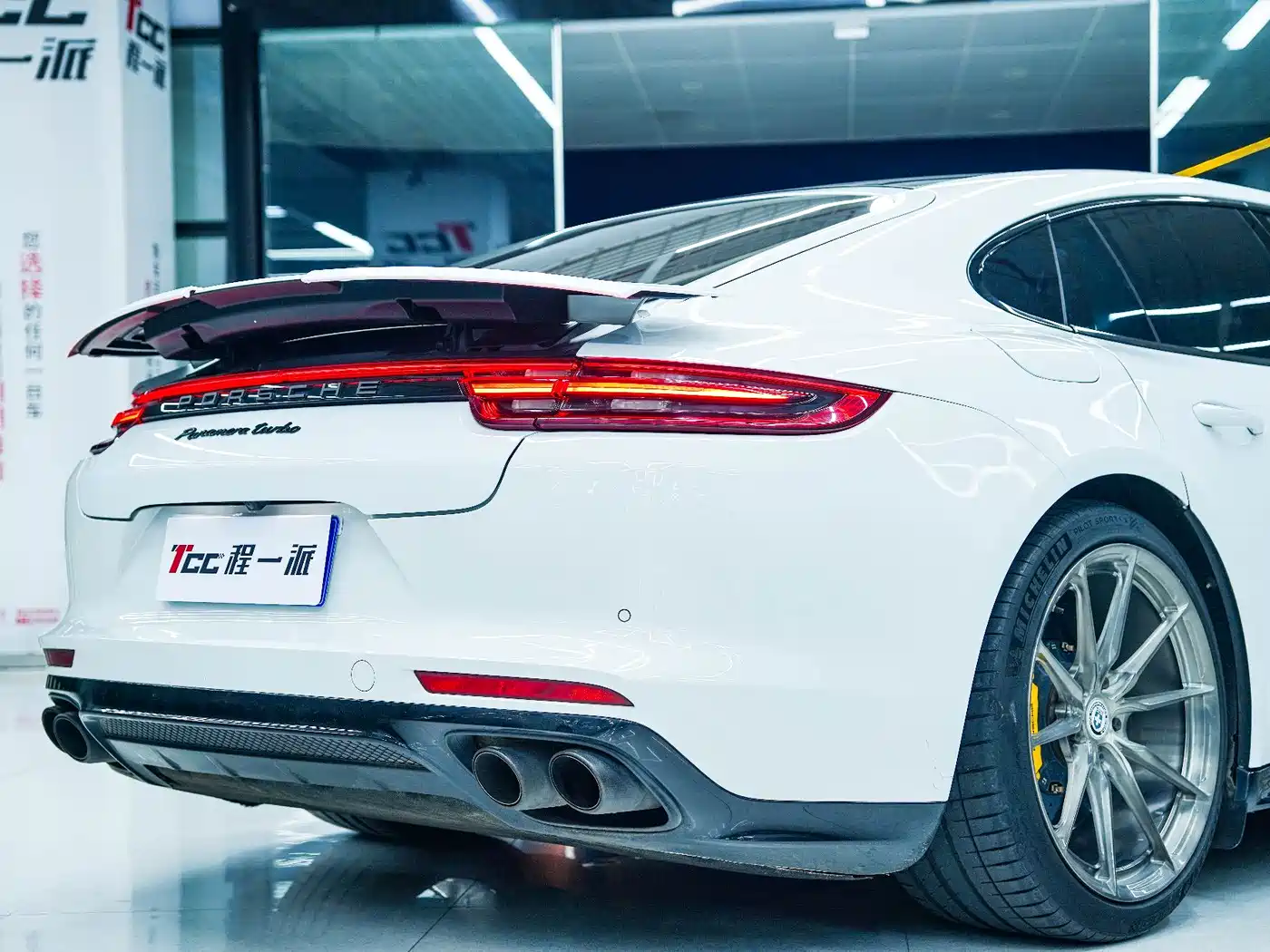Porsche Panamera 2017 Panamera Turbo 4.0T фото 7