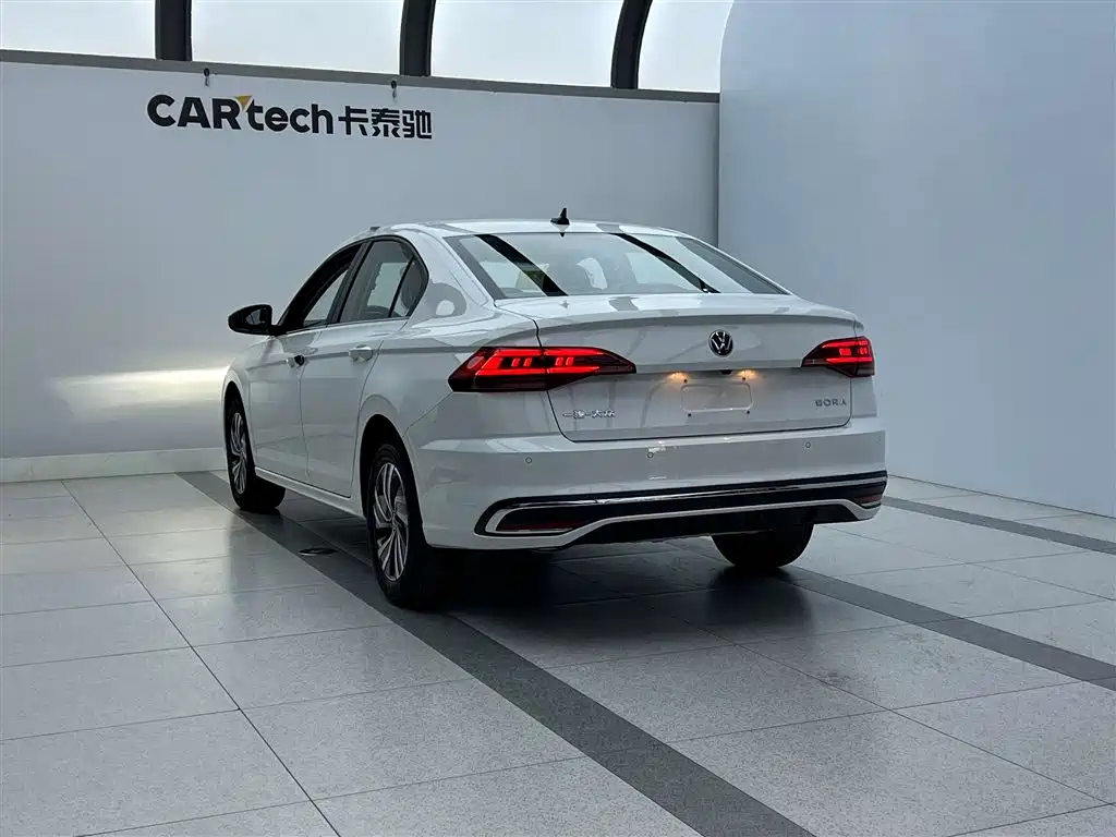 Volkswagen Bora 2025 Facelift 200TSI DSG Navigation Edition фото 4