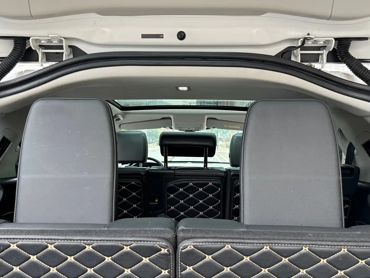 Land Rover Discovery Sport 2017 2.0T HSE фото 17
