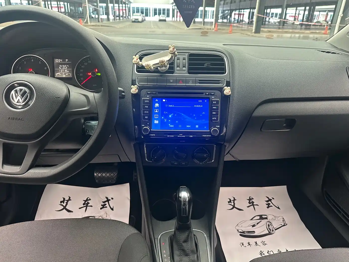 Volkswagen Polo 2014 1.6L Automatic Comfort Edition фото 13