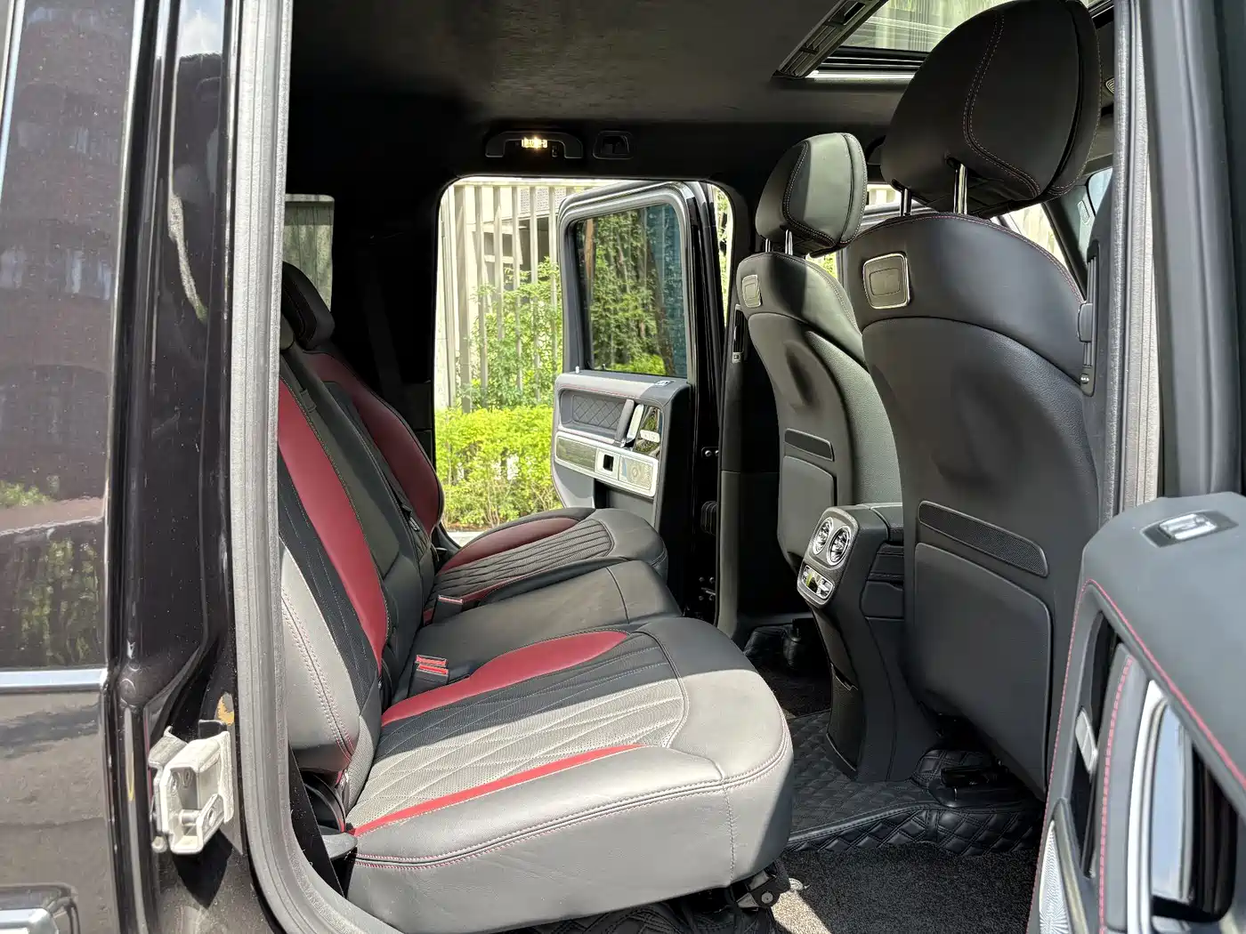 Mercedes-Benz G-Class 2023 G 500 фото 15