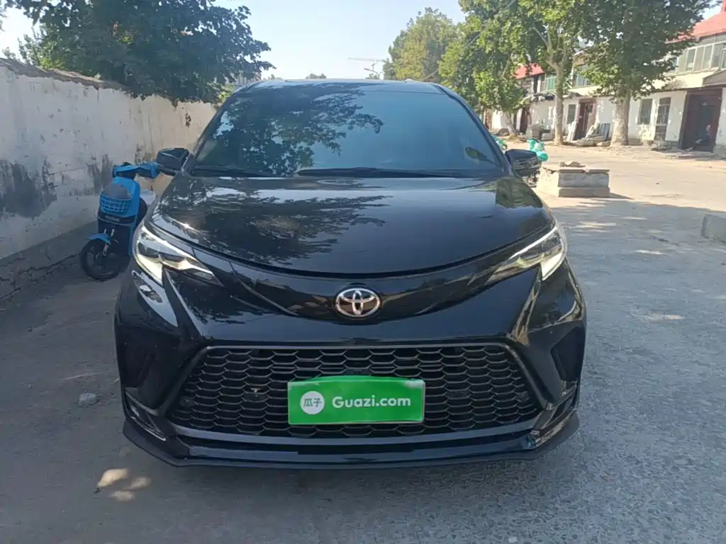 Фото 3 - Toyota Granvia