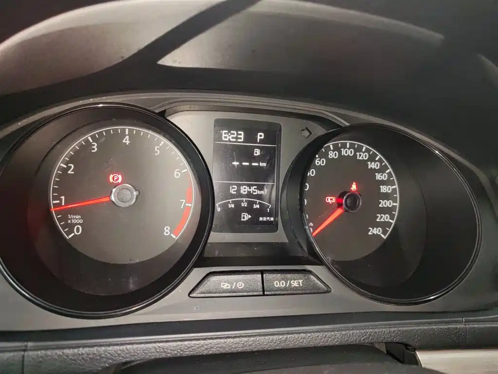 Volkswagen Lavida 2017 1.6L Automatic Trend Edition фото 12