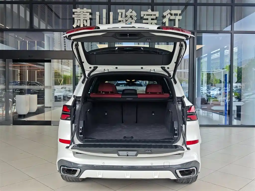 BMW X5 2025 Model xDrive 30Li Exclusive M Sport Blackout Package фото 16