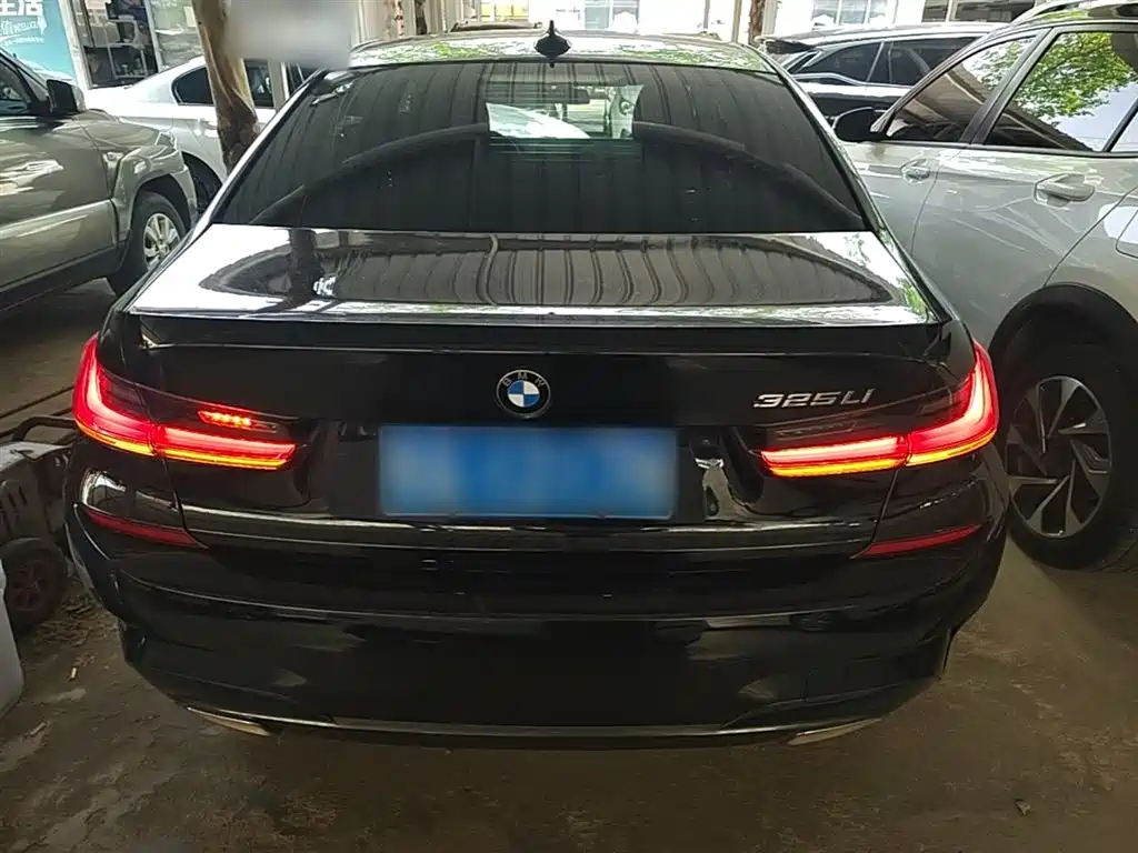 BMW 3-SERIES