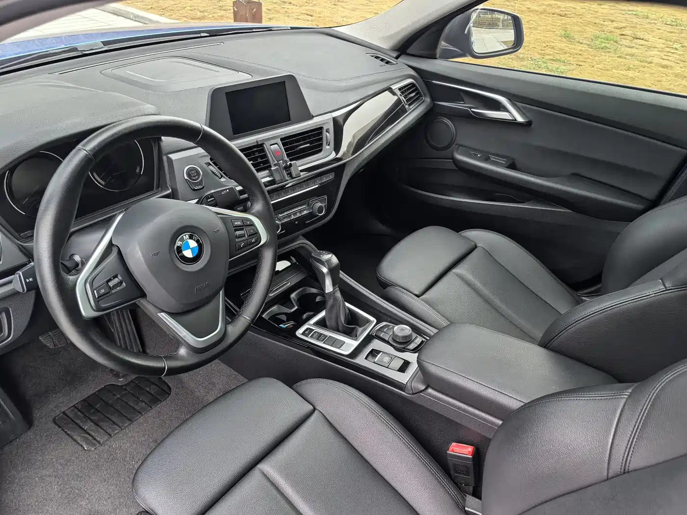 BMW 1 Series 2018 118i Sport Edition фото 8