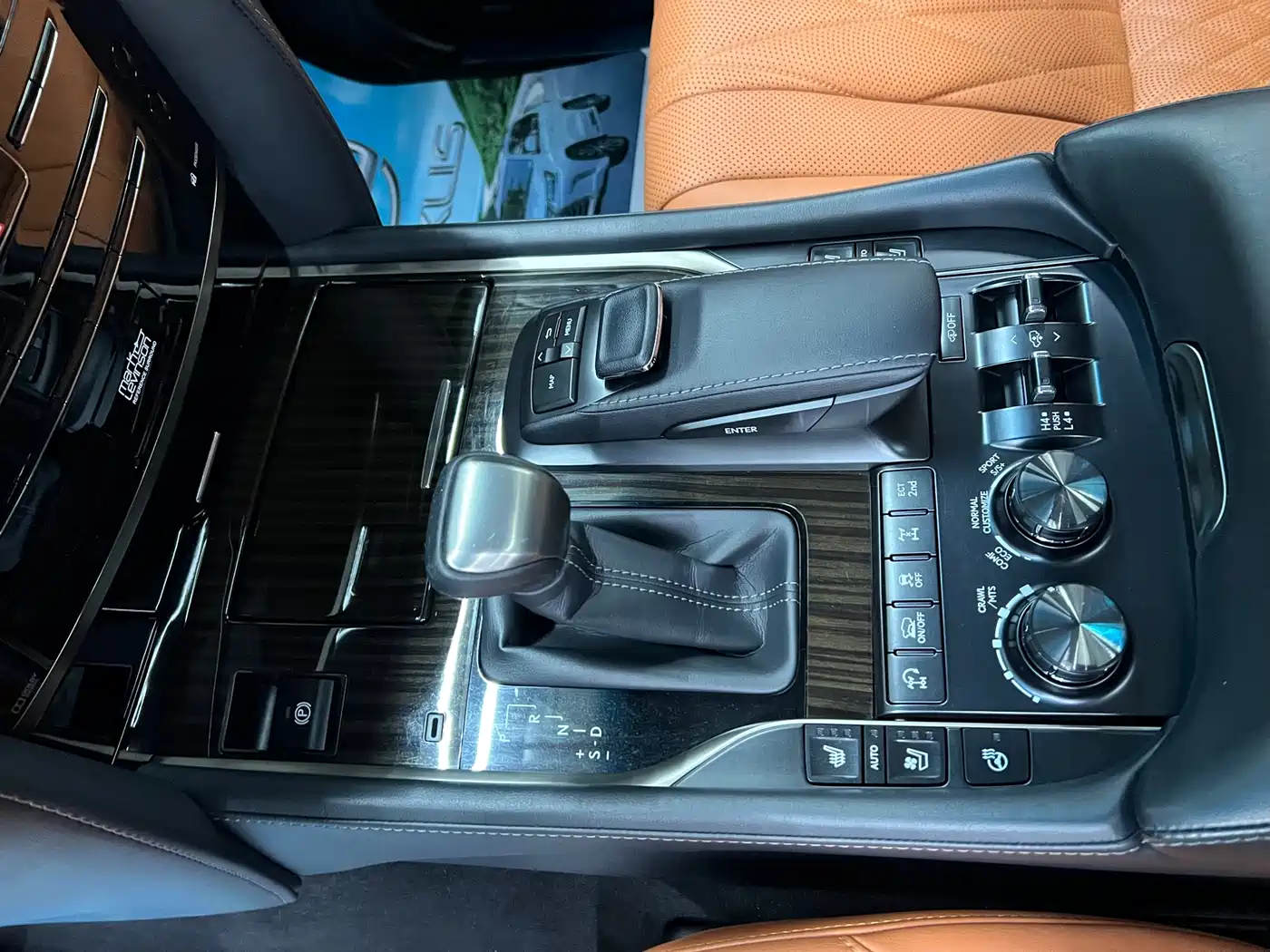 Lexus LX 2019 570 Peak Special Edition фото 17