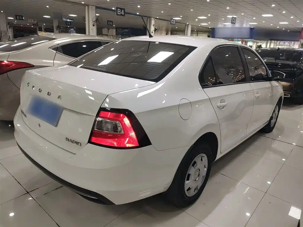 Škoda Rapid 2019 1.5L Automatic Standard Version фото 7