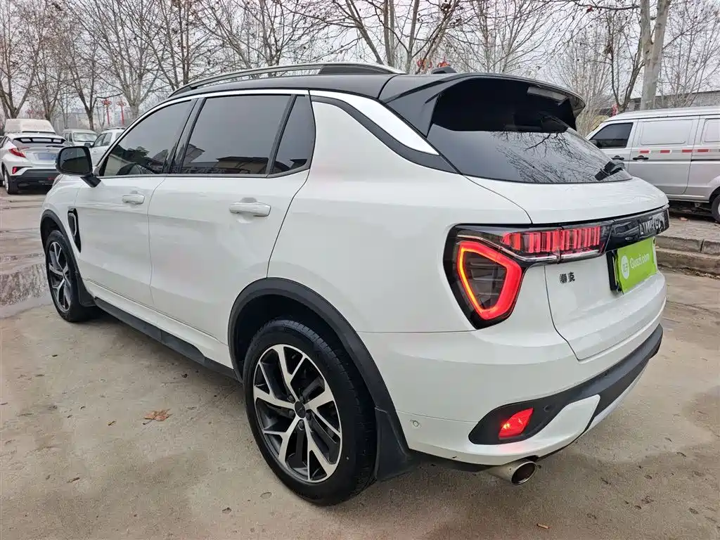 Lynk & Co 01 2017 2.0T AWD Pro фото 5
