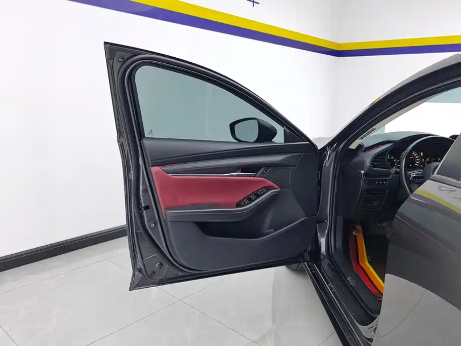 Mazda Mazda3 Axela 2025 2023 2.0L Auto Zhiya