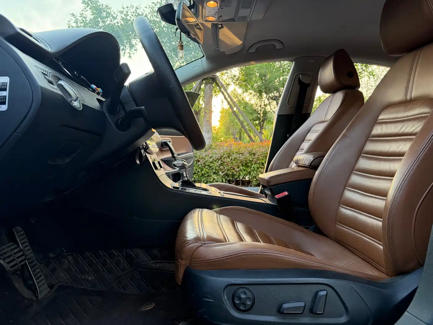 Volkswagen FAW-Volkswagen CC 2012 1.8TSI Elite фото 7