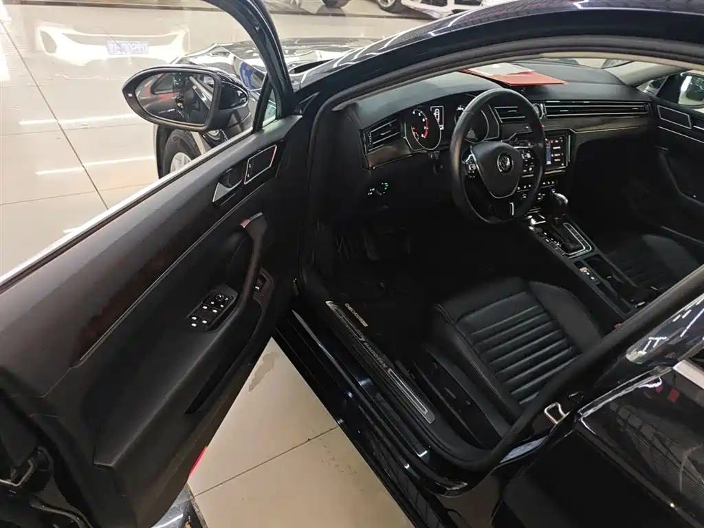 Volkswagen Magotan 2019 330TSI DSG Luxury Class China VI фото 16