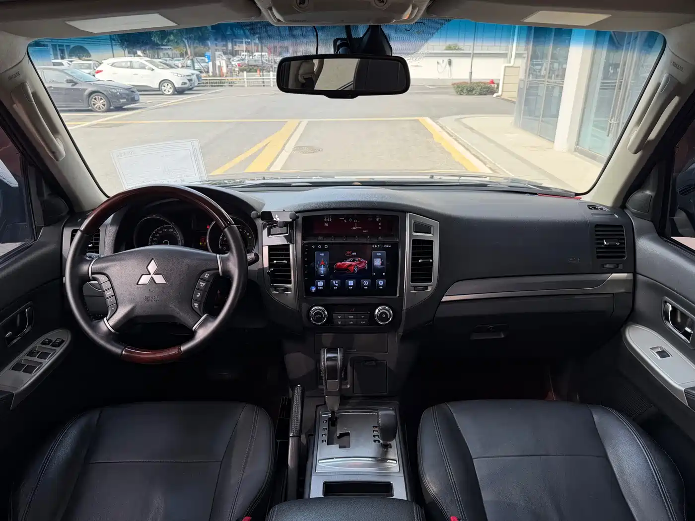 Mitsubishi Pajero (Import) 2016 3.0L Automatic Premium (China V) фото 14