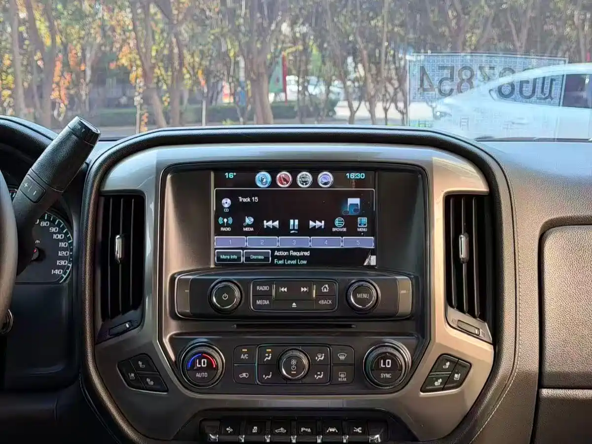 Chevrolet Silverado 2017 6.2L HighCountry Highland Edition фото 7