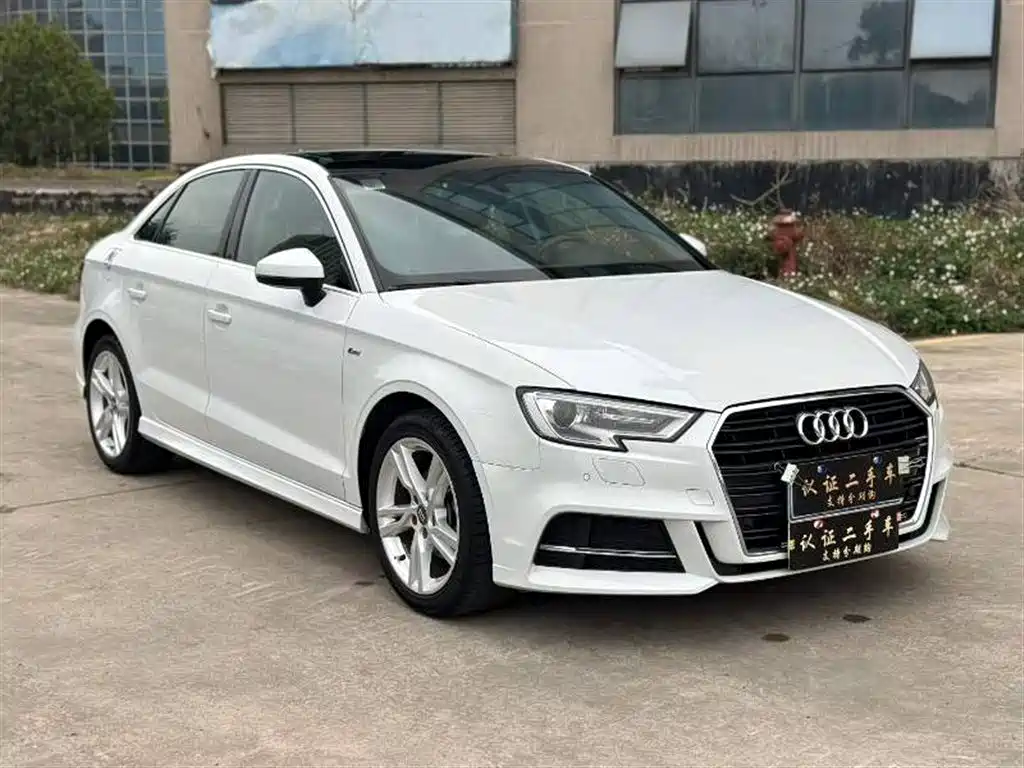 Audi A3 2018 30th Anniversary Limousine 35 TFSI Fashion фото 3