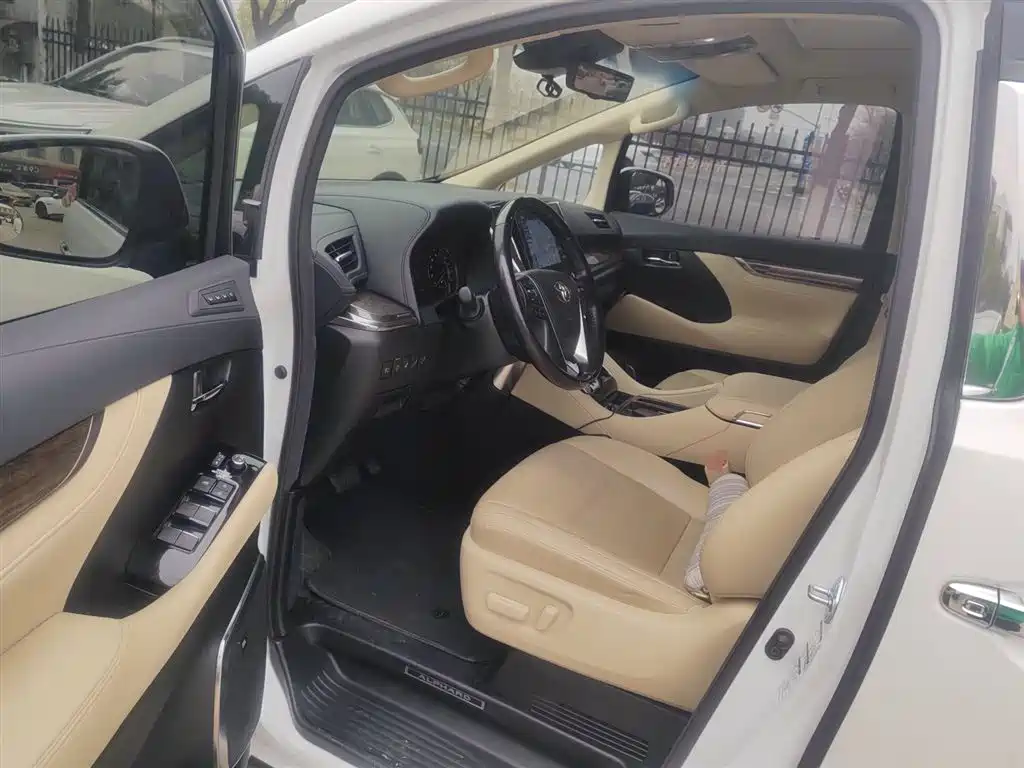 Toyota Alphard 2021 Hybrid 2.5L Premium фото 12