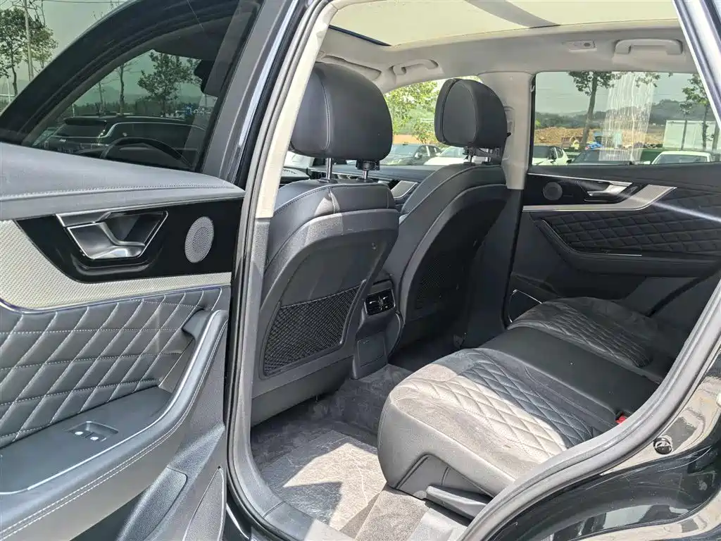 Hongqi HS5 2022 2.0T Smart Connect Flagship AWD Edition фото 9