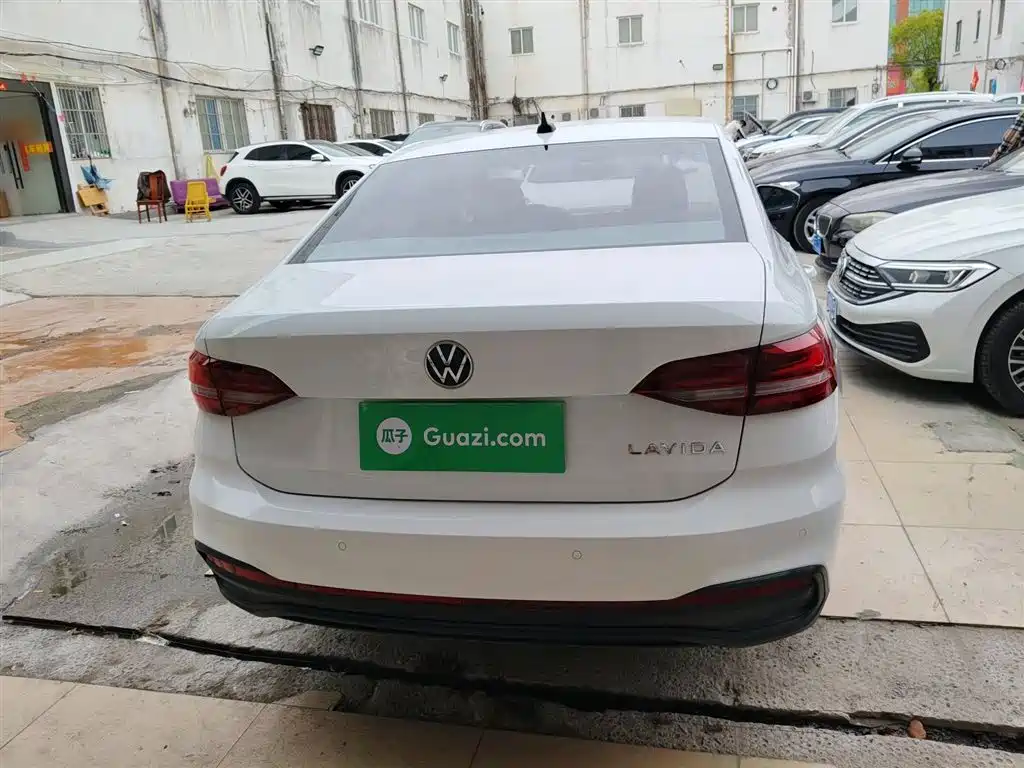 Volkswagen Lavida 2023 Facelift 1.5L Auto Comfort Edition фото 6