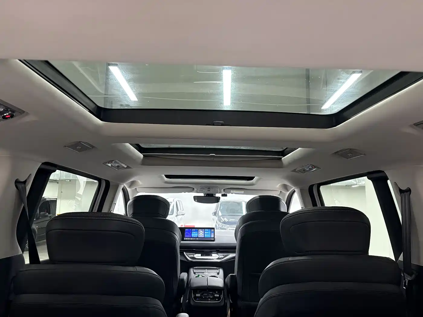 SAIC Maxus Maxus G10 2025 MAX 2.0T Automatic Flagship Edition Gasoline 7-Seater фото 21