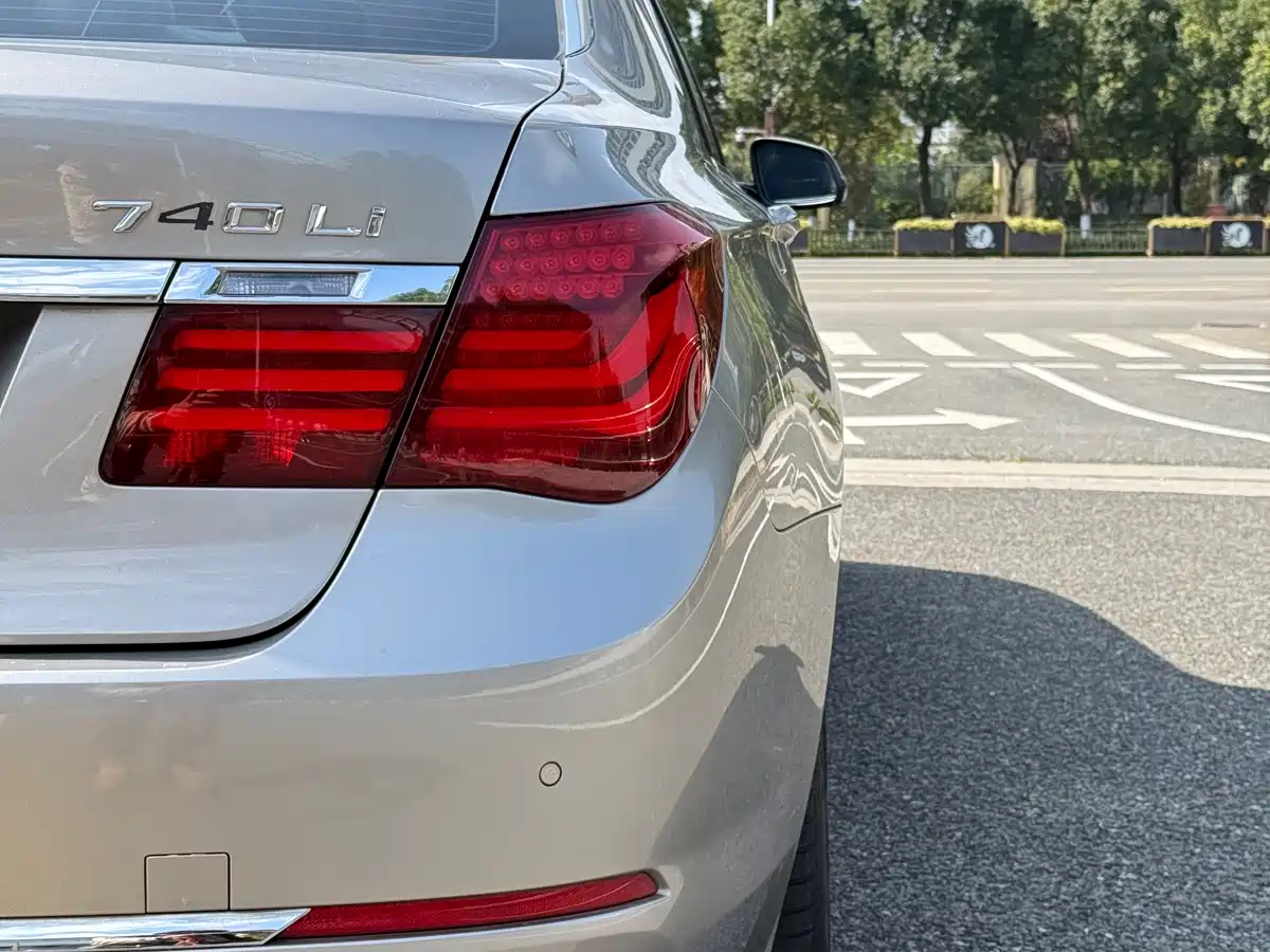 BMW 7 Series 2014 730Li Premium фото 8