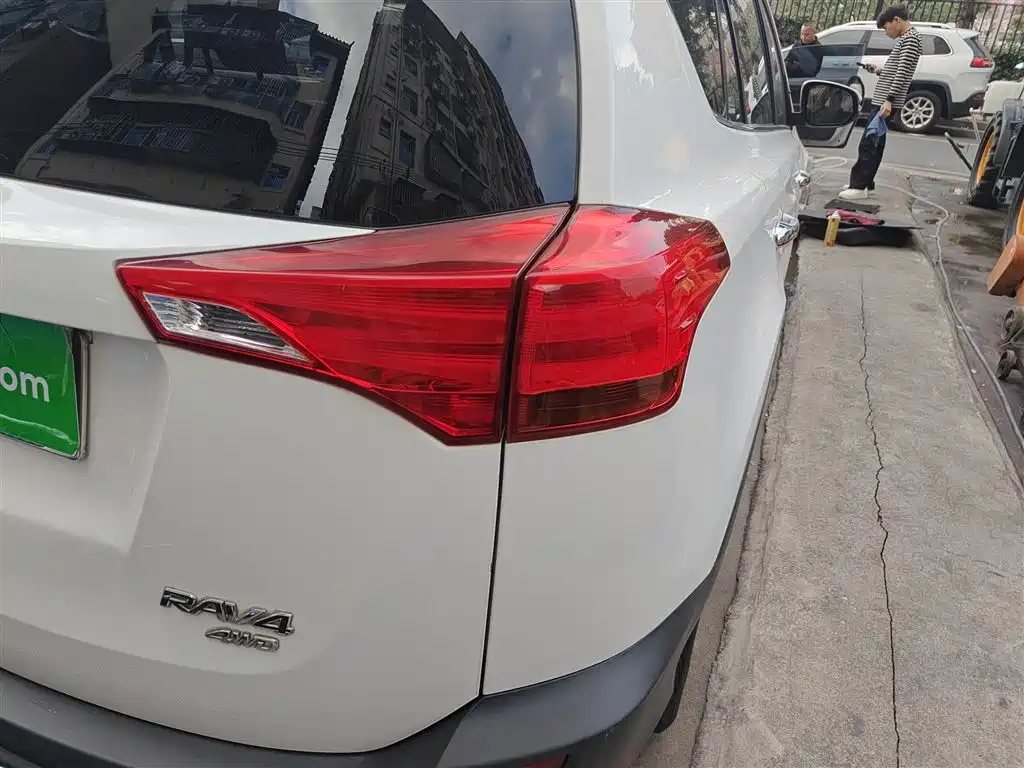 Toyota RAV4 Rongfang 2013 2.5L Auto 4WD Luxury фото 24