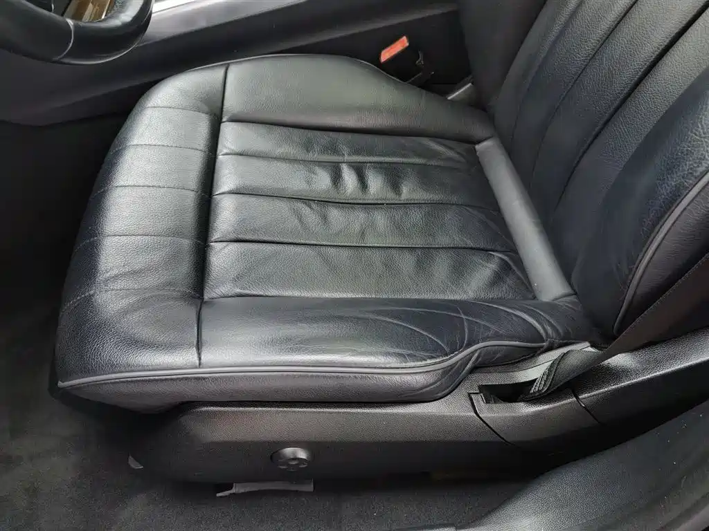 Mercedes-Benz E-Class 2015 E 260 L Luxury фото 20