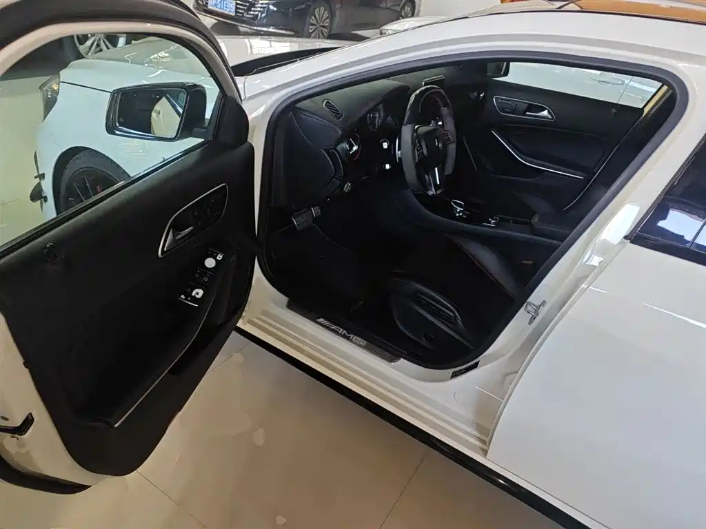 Mercedes-Benz A-Class AMG (Import) 2014 AMG A 45 4MATIC фото 12