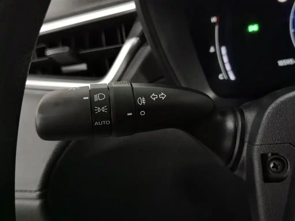 Toyota Corolla Cross 2023 2.0L Pioneer Edition фото 21