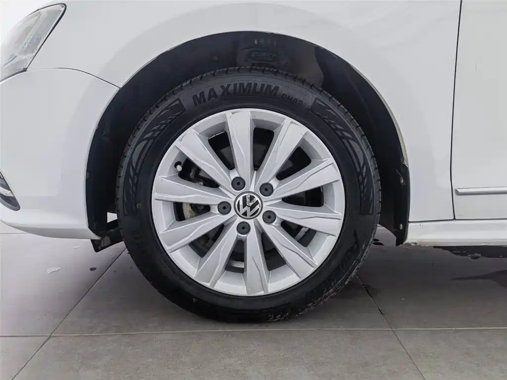Volkswagen Sagitar 2015 1.6L Manual Comfort фото 17
