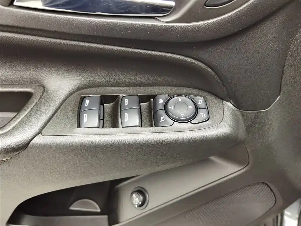 Chevrolet Equinox 2019 535T Auto Control Edition China V фото 9