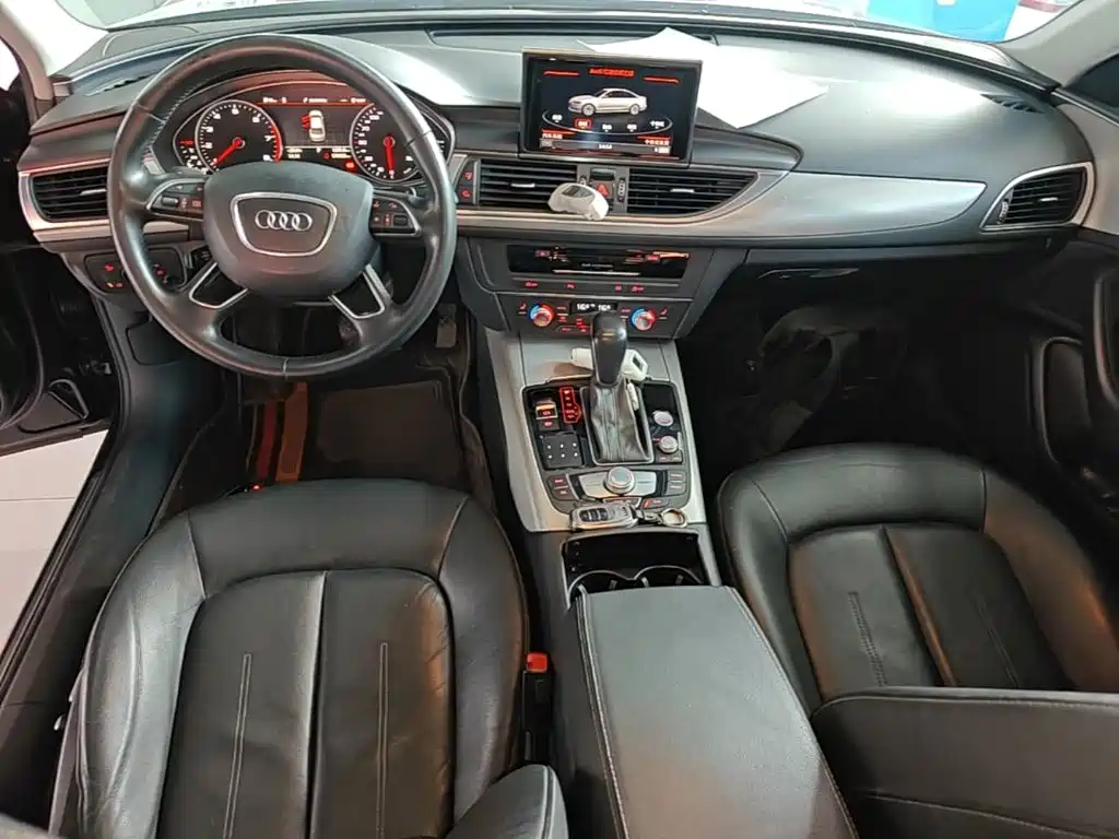 Фото 10 - Audi A6L