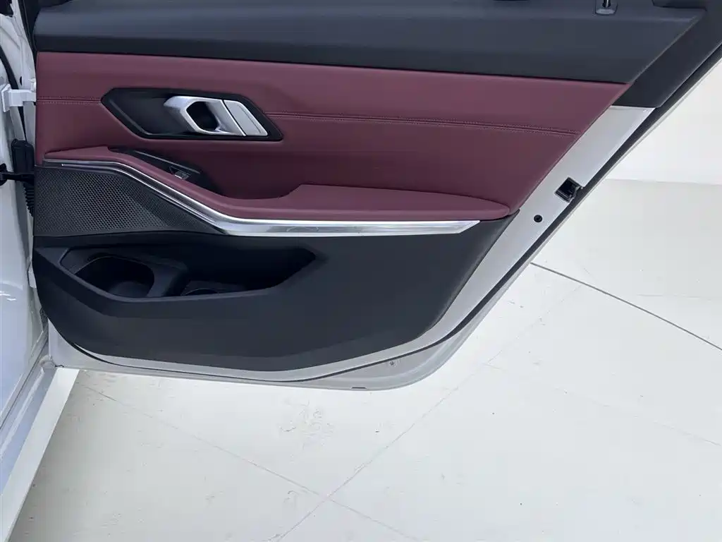 BMW 3 Series 2023 320Li M Sport Package фото 25