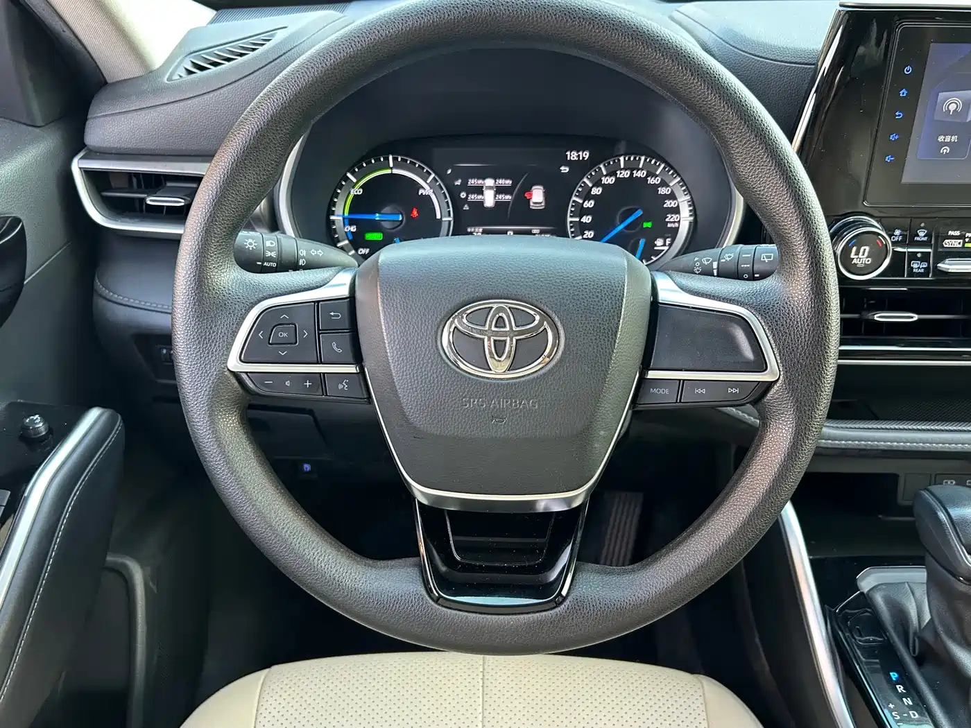 Фото 12 - Toyota Highlander