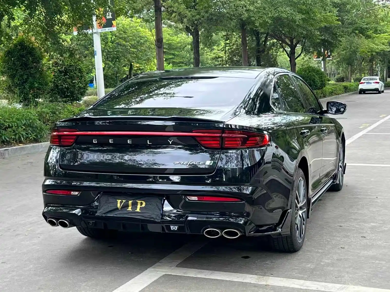 Фото 7 - Geely Preface