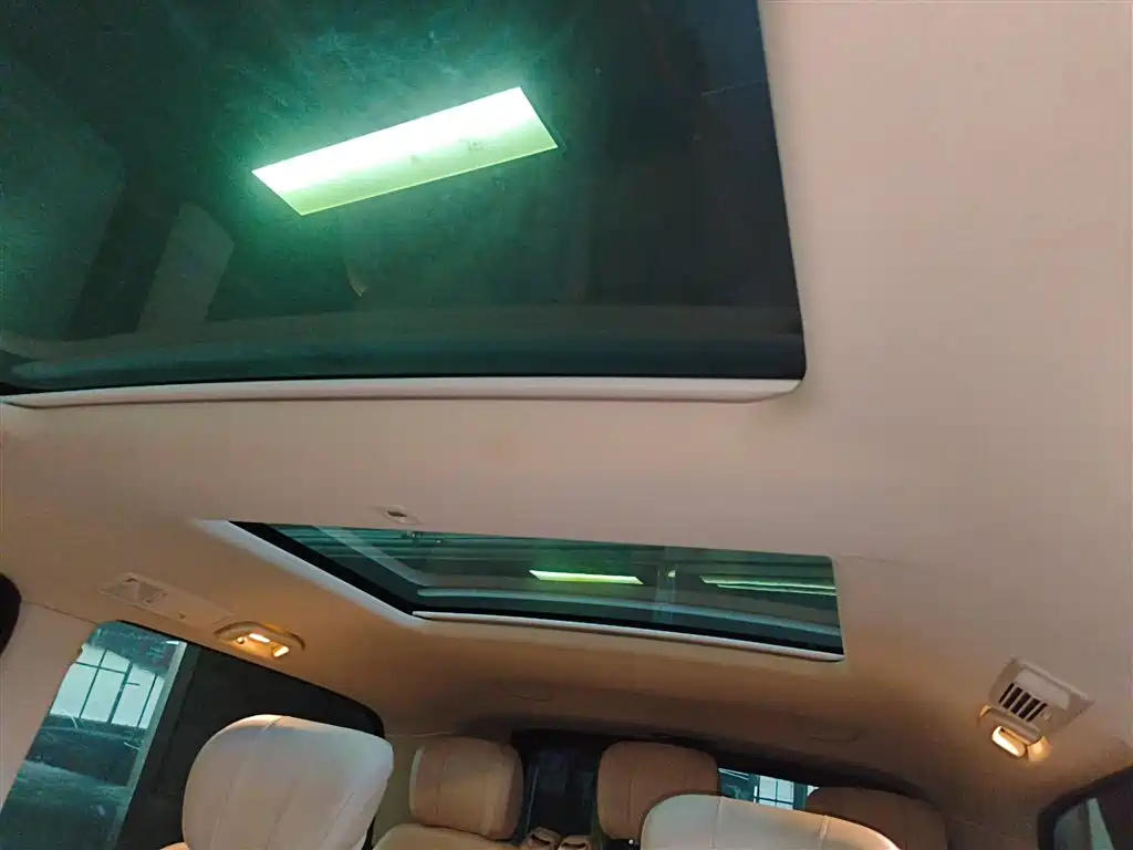 Mercedes-Benz V-Class 2022 V 260 L Long Wheelbase Prestige Edition фото 8