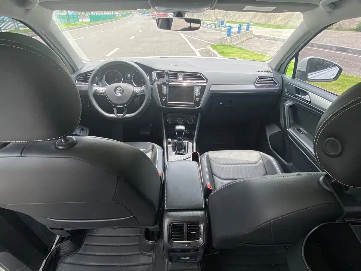 Фото 6 - Volkswagen Tiguan L