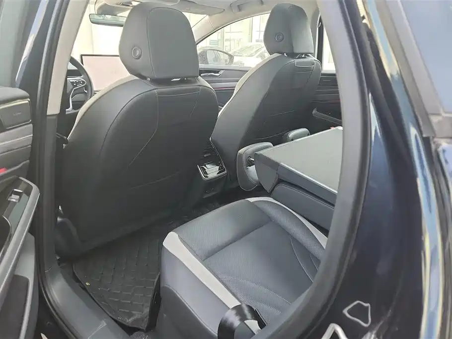 VOLKSWAGEN ID.7 VIZZION