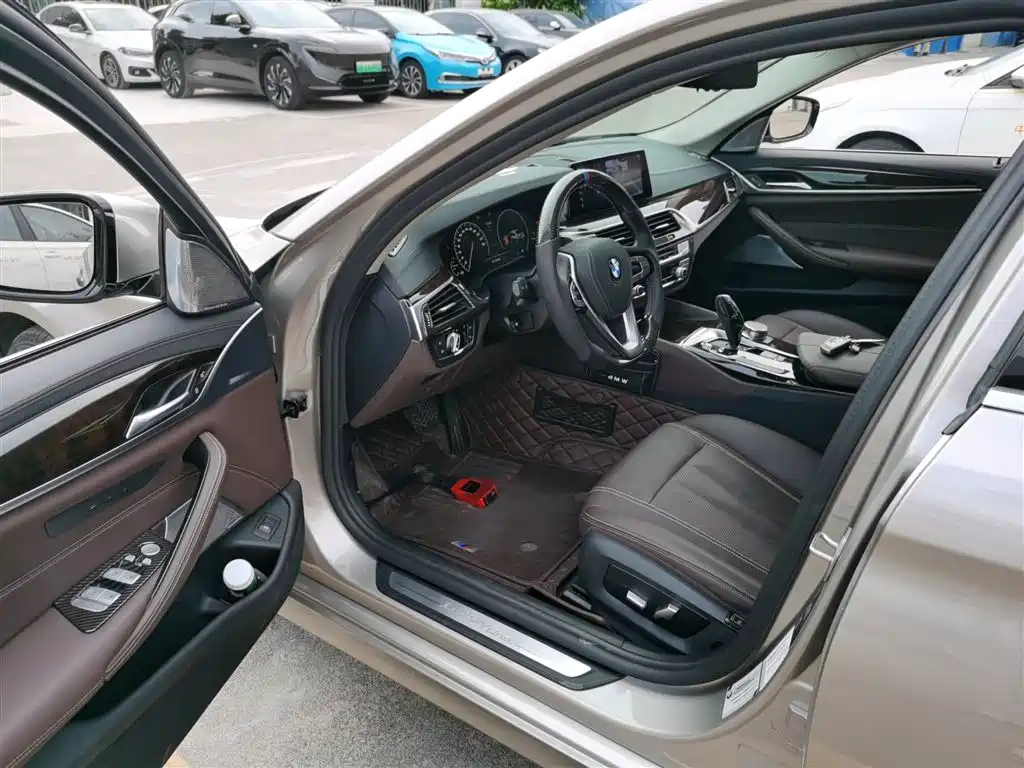BMW 5 Series 2019 525Li Luxury Package фото 12