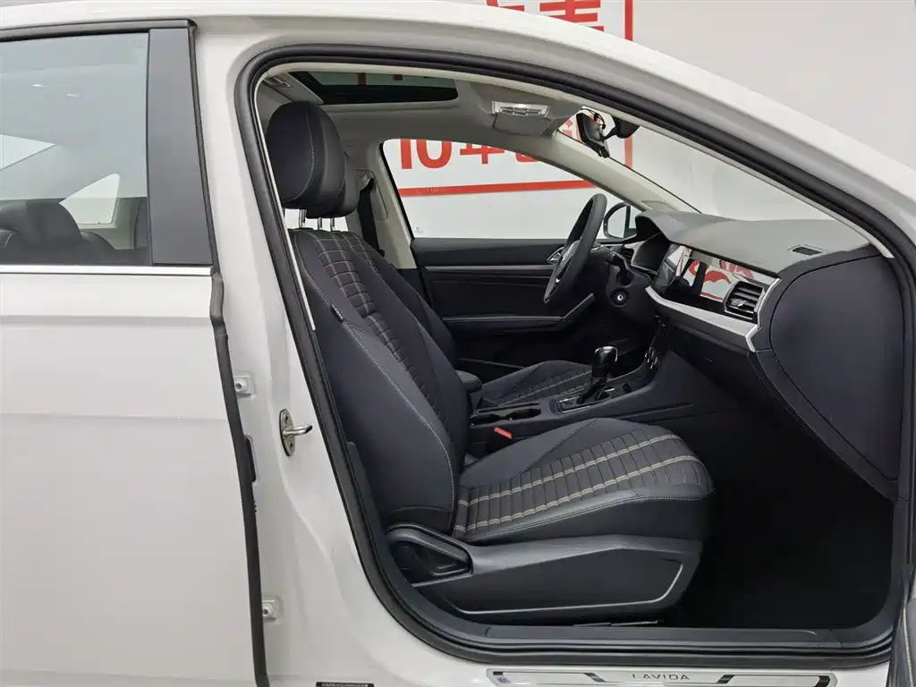 Volkswagen Lavida 2022 280TSI DSG Comfort Edition фото 23
