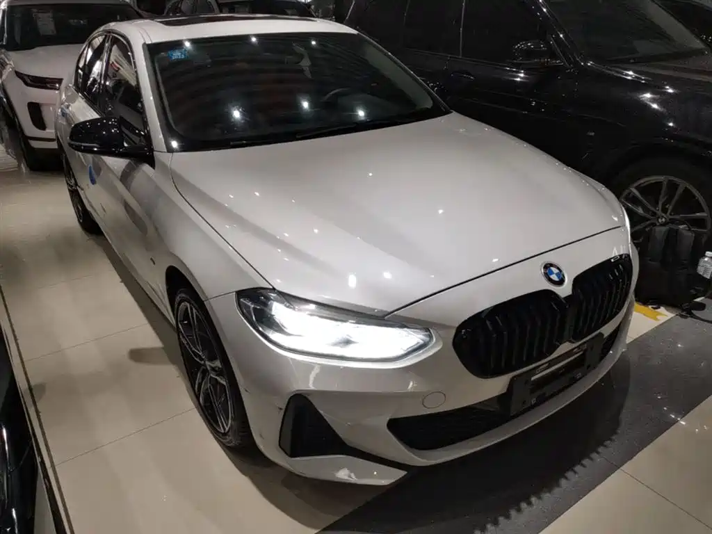 BMW 1 Series 2021 125i M Sport Black Night Edition фото 4