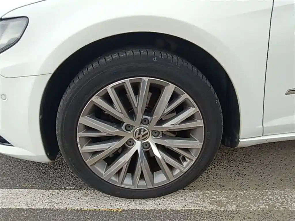Volkswagen FAW-Volkswagen CC 2018 1.8TSI Luxury фото 23